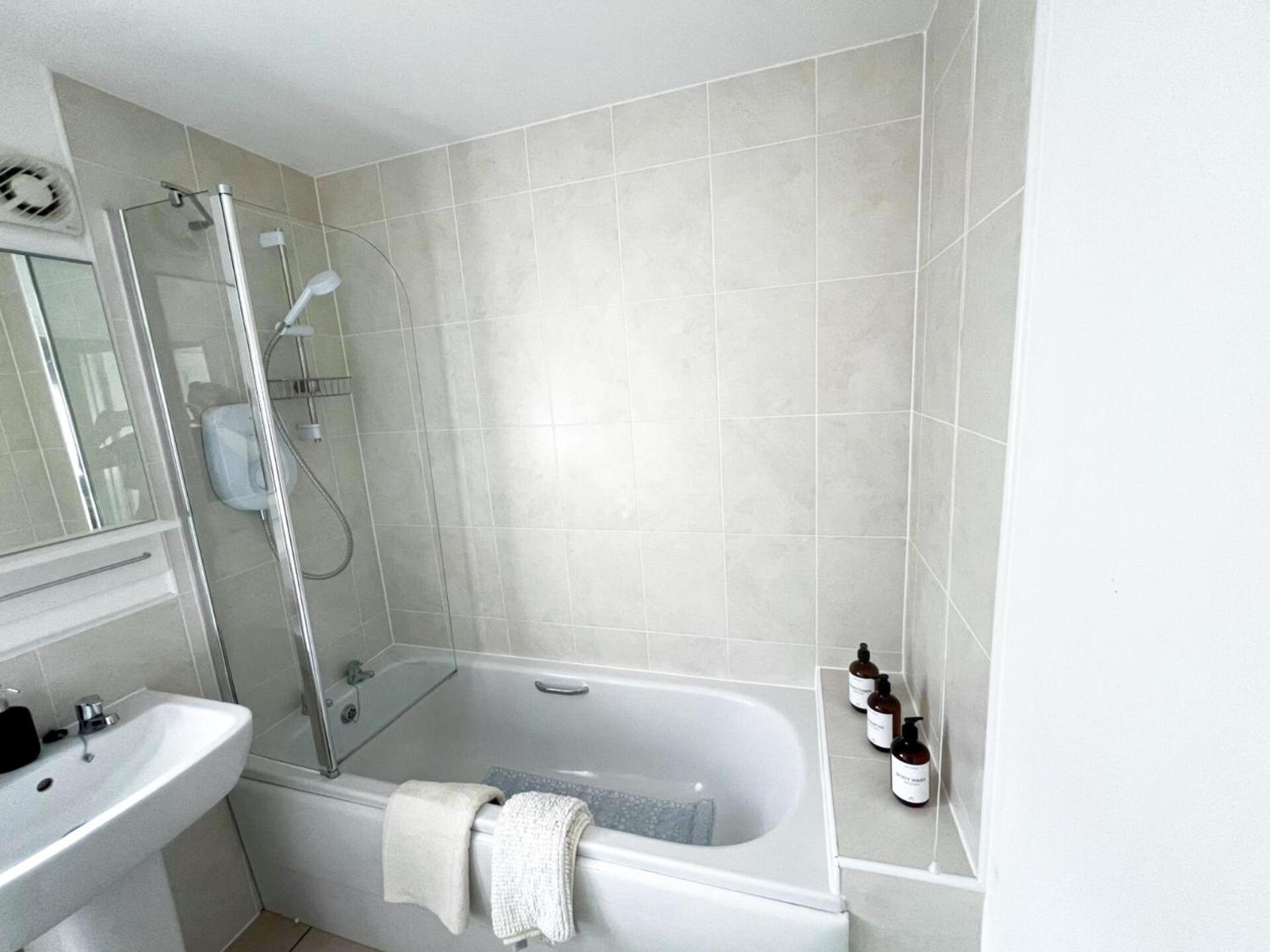 Spacious Modern 4Bd House Kingston upon Hull Zewnętrze zdjęcie